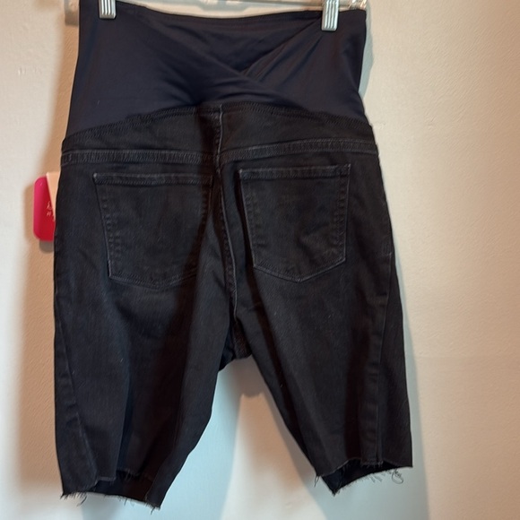 Isabel Maternity by Ingrid & Isabel Black Bermuda Shorts with Belly Support - Picture 9 of 11